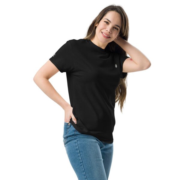 🐚 Salty Soul – Unisex T-Shirt mit gestickter Kaurimuschel – Bild 4
