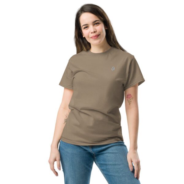 🐚 Salty Soul – Unisex T-Shirt mit gestickter Kaurimuschel – Bild 5
