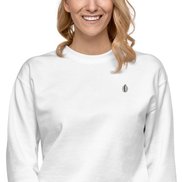 🐚 Salty Soul – Unisex Sweatshirt mit gestickter Kaurimuschel – Bild 10